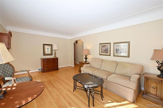 2323 Elmhurst Avenue, Royal Oak, MI 48073