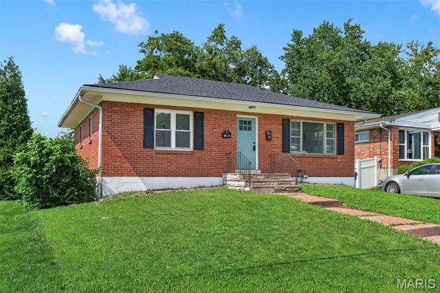7917 Hicks Avenue, St Louis, MO 63117