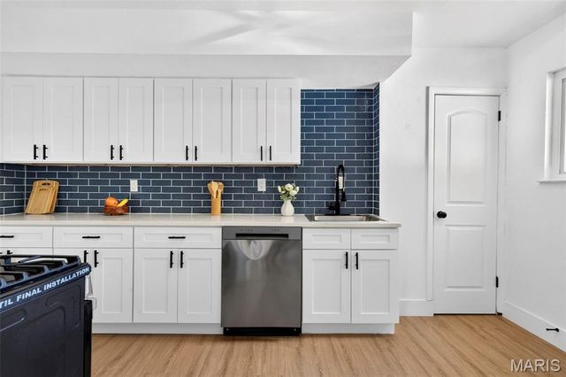 7917 Hicks Avenue, St Louis, MO 63117