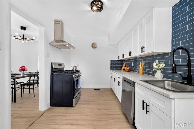 7917 Hicks Avenue, St Louis, MO 63117