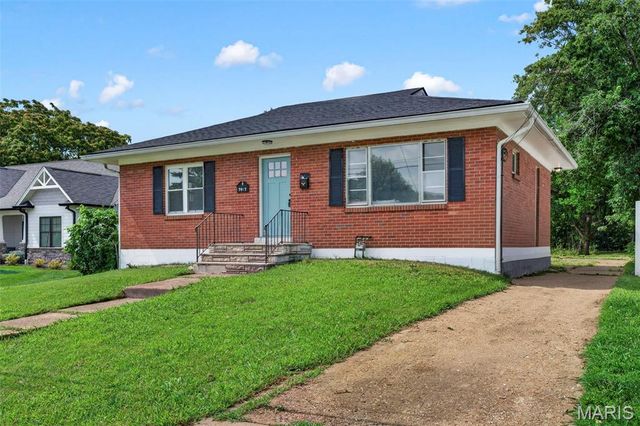 7917 Hicks Avenue, St Louis, MO 63117