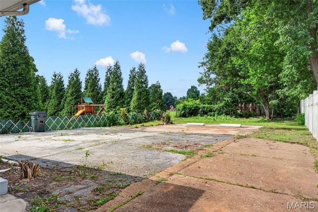 7917 Hicks Avenue, St Louis, MO 63117