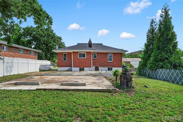 7917 Hicks Avenue, St Louis, MO 63117