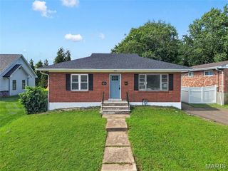 7917 Hicks Avenue, St Louis, MO 63117