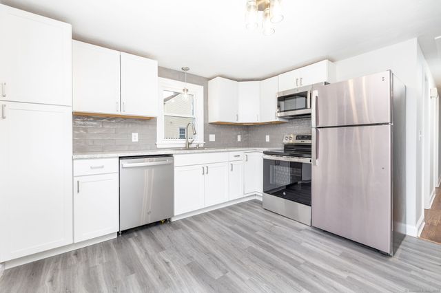 238 James Street, Newington, CT 06111