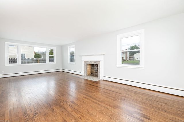 238 James Street, Newington, CT 06111