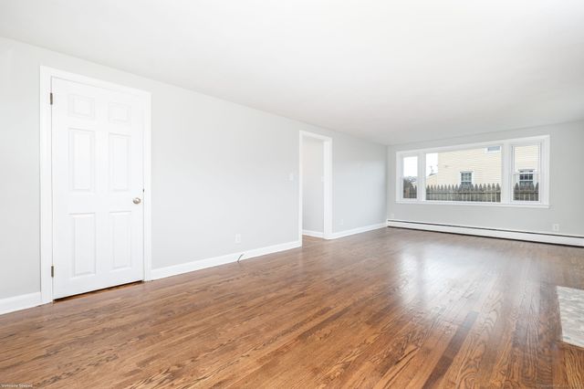 238 James Street, Newington, CT 06111