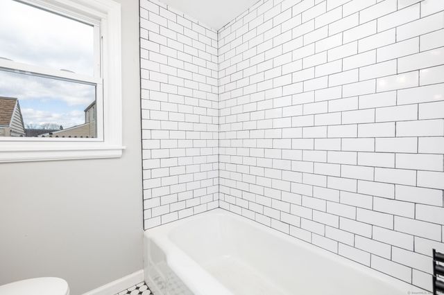 238 James Street, Newington, CT 06111