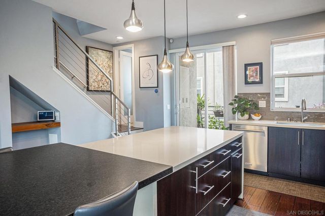 2440 Via Alta, San Diego, CA 92108