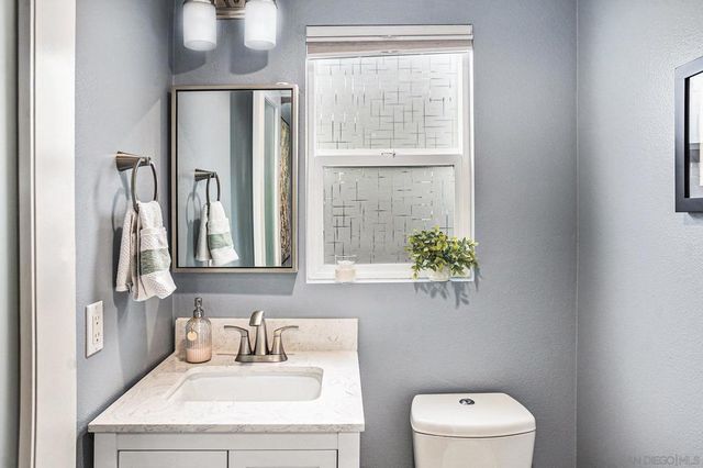 2440 Via Alta, San Diego, CA 92108