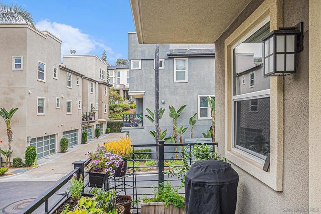 2440 Via Alta, San Diego, CA 92108