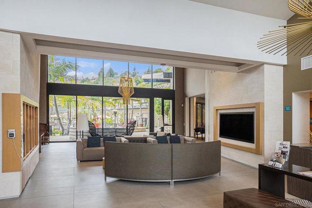 2440 Via Alta, San Diego, CA 92108