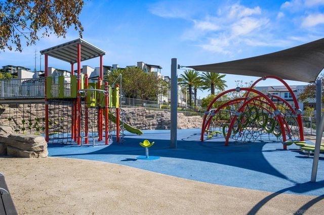 2440 Via Alta, San Diego, CA 92108