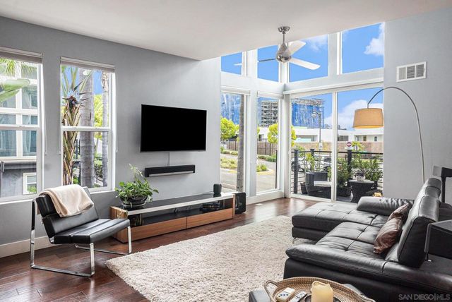 2440 Via Alta, San Diego, CA 92108