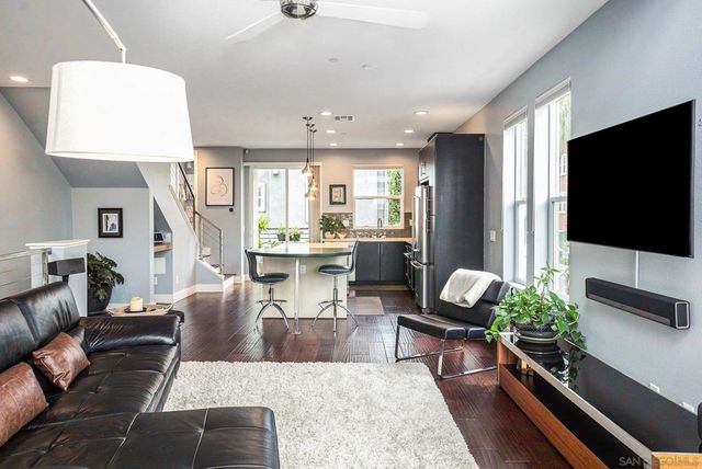 2440 Via Alta, San Diego, CA 92108