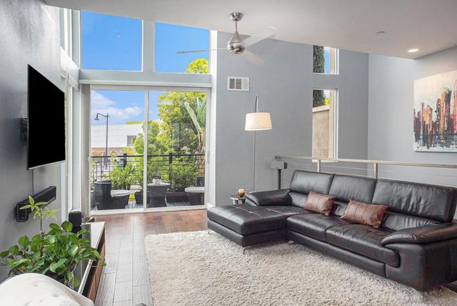 2440 Via Alta, San Diego, CA 92108