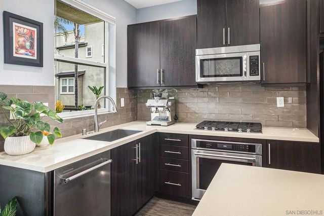 2440 Via Alta, San Diego, CA 92108