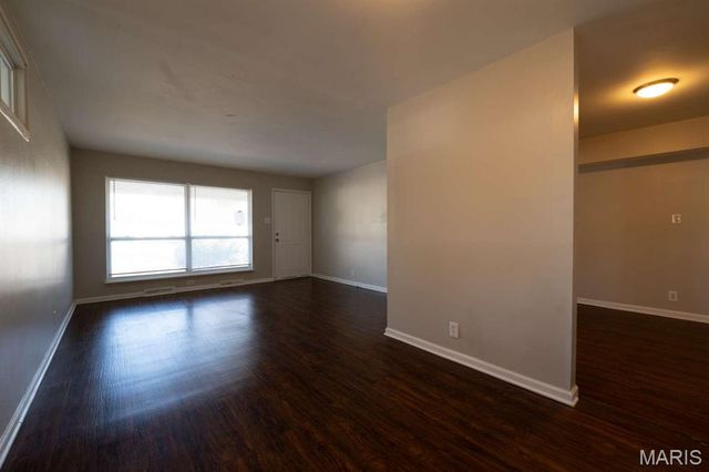 738 Riderwood Drive, Hazelwood, MO 63042