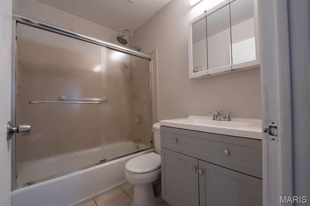 738 Riderwood Drive, Hazelwood, MO 63042