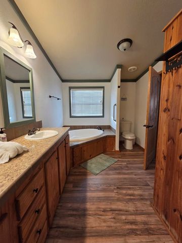 708 C Town Creek Rd, Kerrville, TX 78028