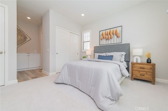 124 Holly Springs, Irvine, CA 92618