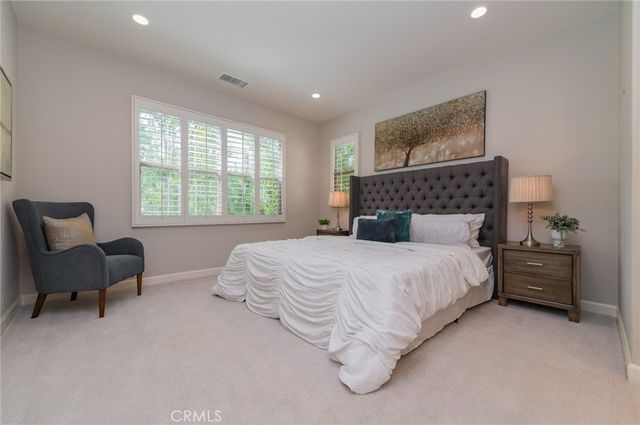 124 Holly Springs, Irvine, CA 92618