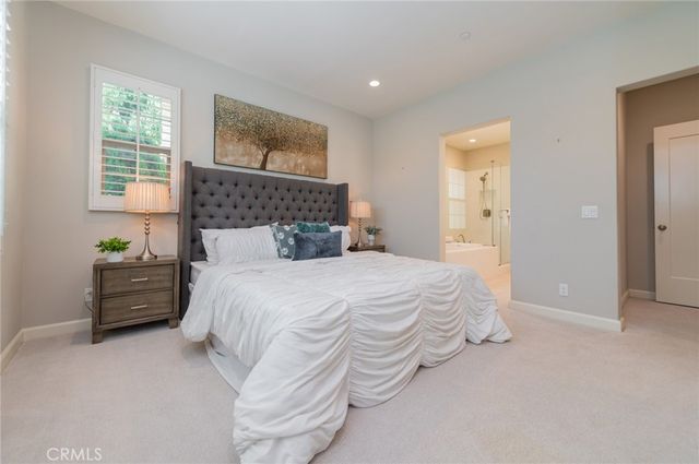 124 Holly Springs, Irvine, CA 92618