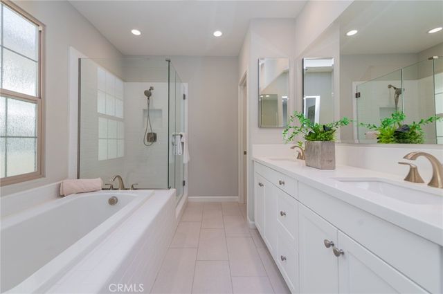124 Holly Springs, Irvine, CA 92618