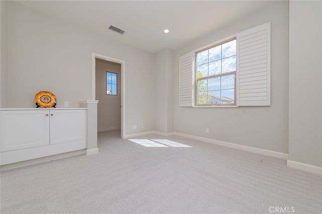 124 Holly Springs, Irvine, CA 92618