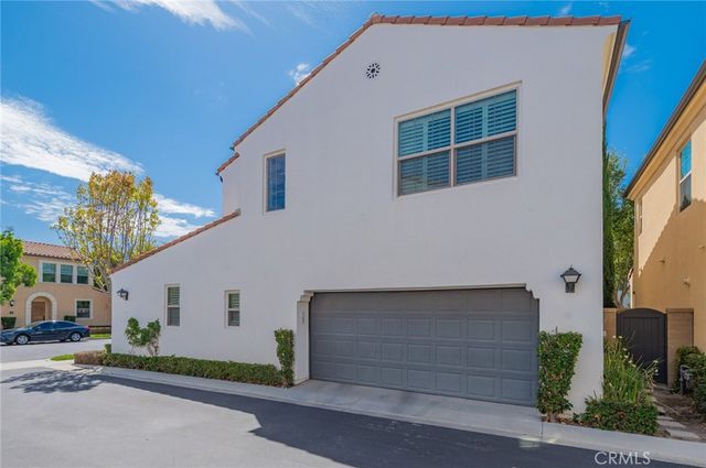 124 Holly Springs, Irvine, CA 92618