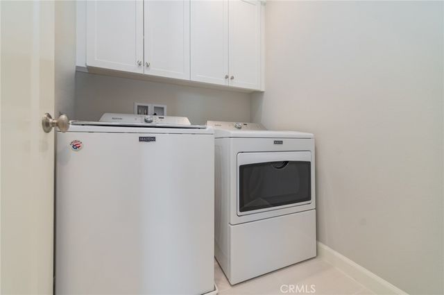 124 Holly Springs, Irvine, CA 92618