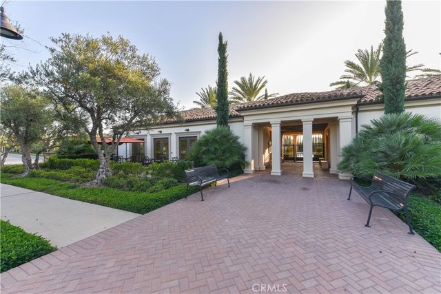 124 Holly Springs, Irvine, CA 92618