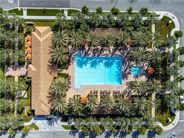 124 Holly Springs, Irvine, CA 92618