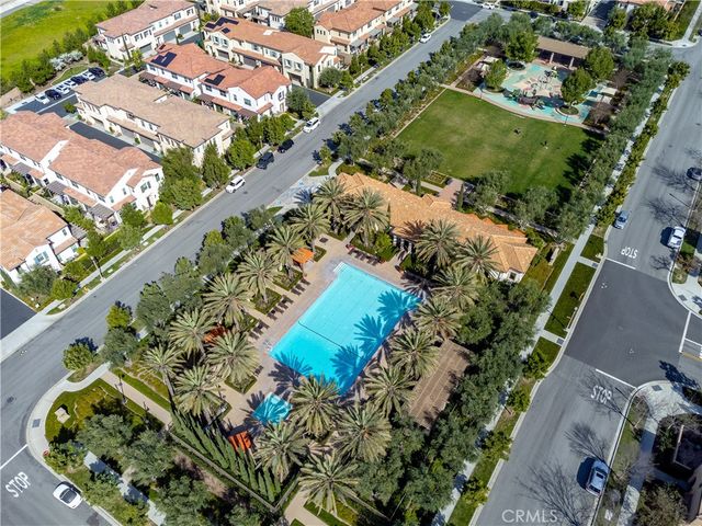 124 Holly Springs, Irvine, CA 92618