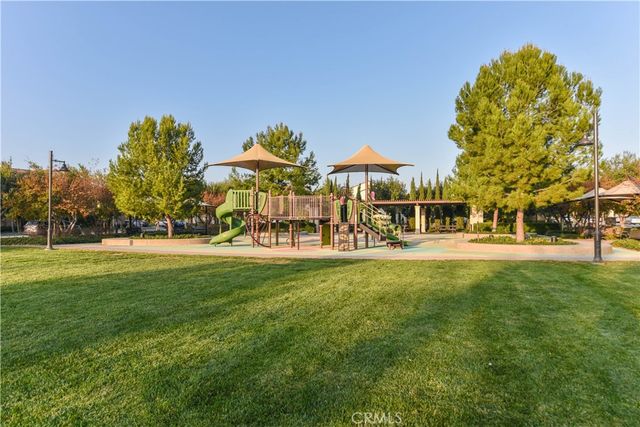 124 Holly Springs, Irvine, CA 92618