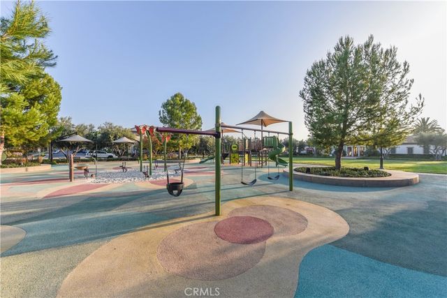 124 Holly Springs, Irvine, CA 92618