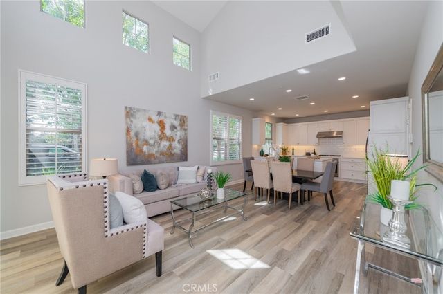 124 Holly Springs, Irvine, CA 92618
