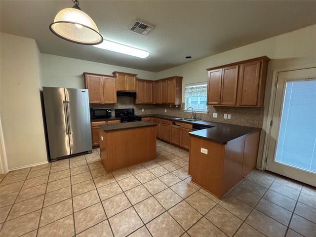 2053 Rachel LN, Round Rock, TX 78664