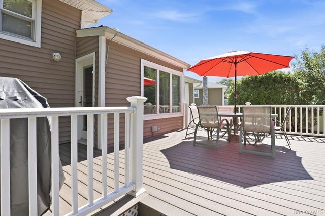 36 Harriet Drive, Syosset, NY 11791