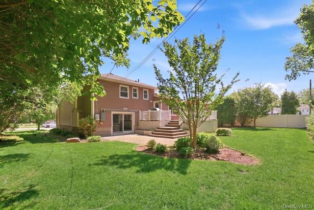 36 Harriet Drive, Syosset, NY 11791