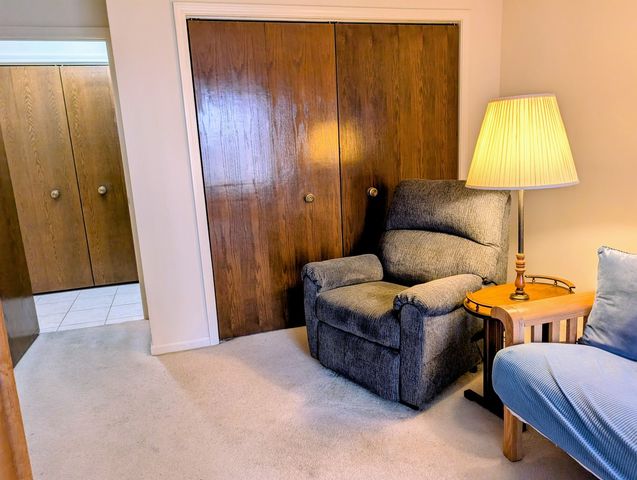 9558 Gross Point Road A406, Skokie, IL 60076