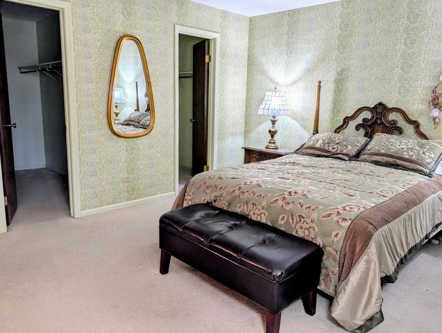 9558 Gross Point Road A406, Skokie, IL 60076