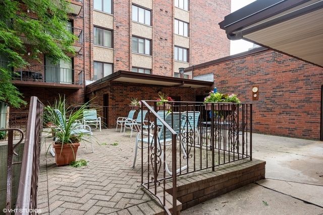 9558 Gross Point Road A406, Skokie, IL 60076