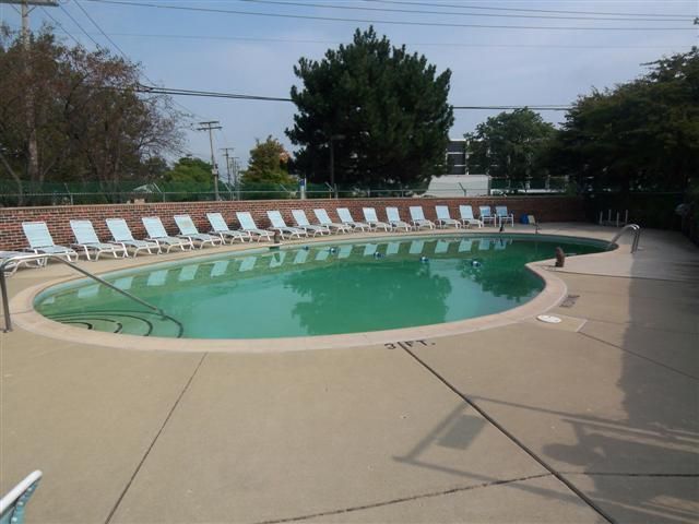 9558 Gross Point Road A406, Skokie, IL 60076