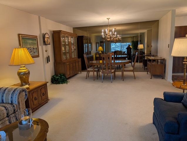 9558 Gross Point Road A406, Skokie, IL 60076