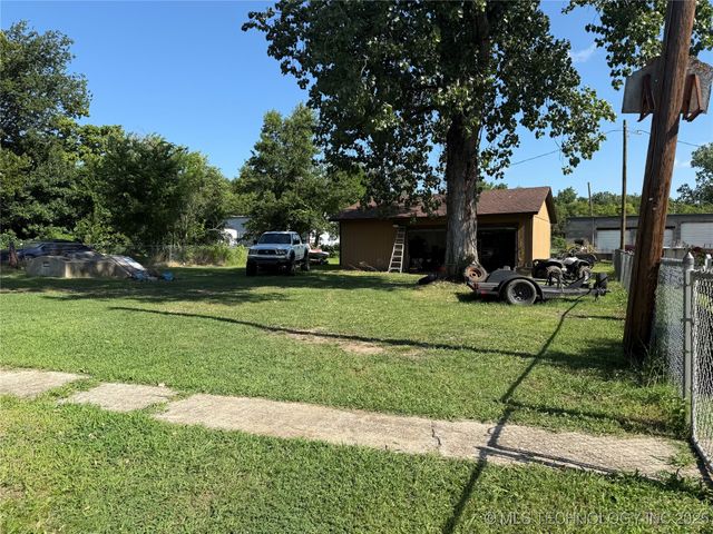 303 W Elm Street, Catoosa, OK 74015