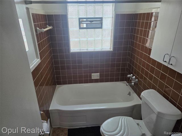 13520 Fenton, Redford, MI 48239