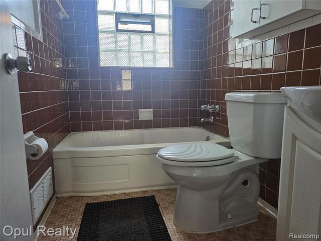 13520 Fenton, Redford, MI 48239