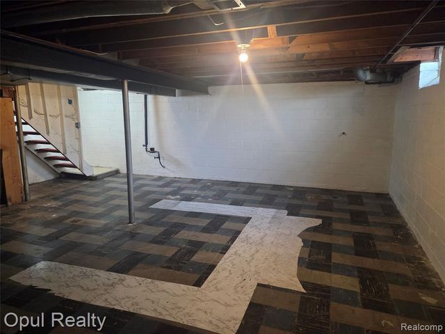 13520 Fenton, Redford, MI 48239