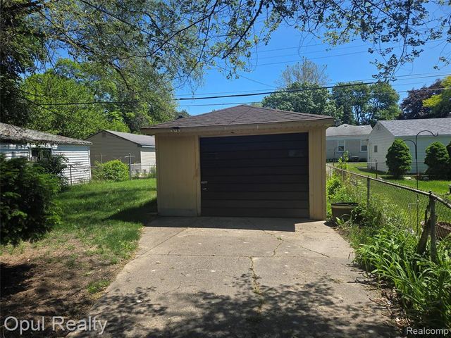 13520 Fenton, Redford, MI 48239